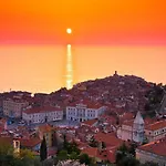 住宿加早餐酒店 Silvia 4*