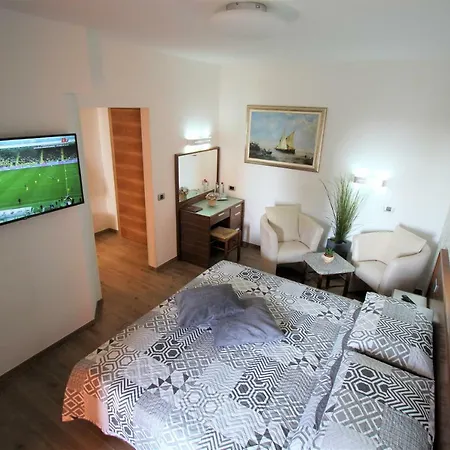 Silvia Bed & Breakfast 3*